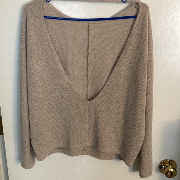 H&M Size M, Oatmeal color, scooped back knit top - Picture 3 of 9